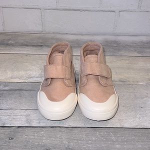 Old Navy toddler girl light pink shoe size 5
